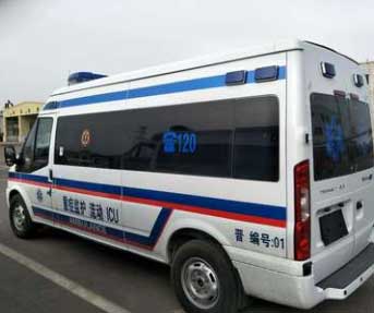 沈阳救护车护送病人回家
